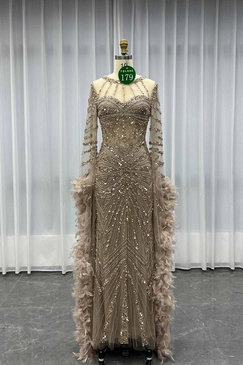 YQLNNE 0179 Pink Long Sleeves Feathers Evening Dress With Handmade Crystals Beaded