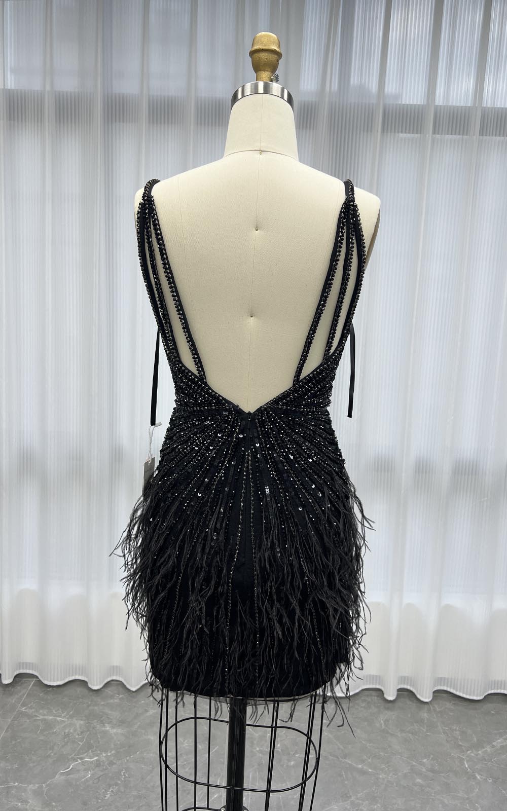 YQLNNE 0129 Black and White Short Feathers Party Dress With Handmade Crystals Beaded