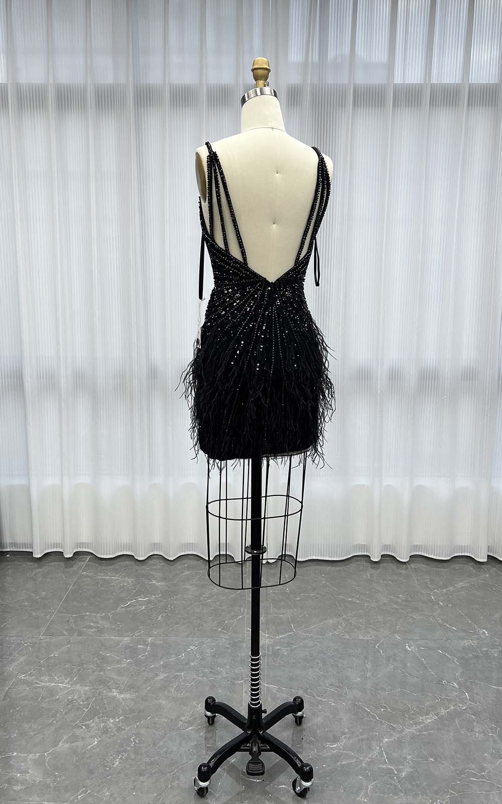 YQLNNE 0129 Black and White Short Feathers Party Dress With Handmade Crystals Beaded