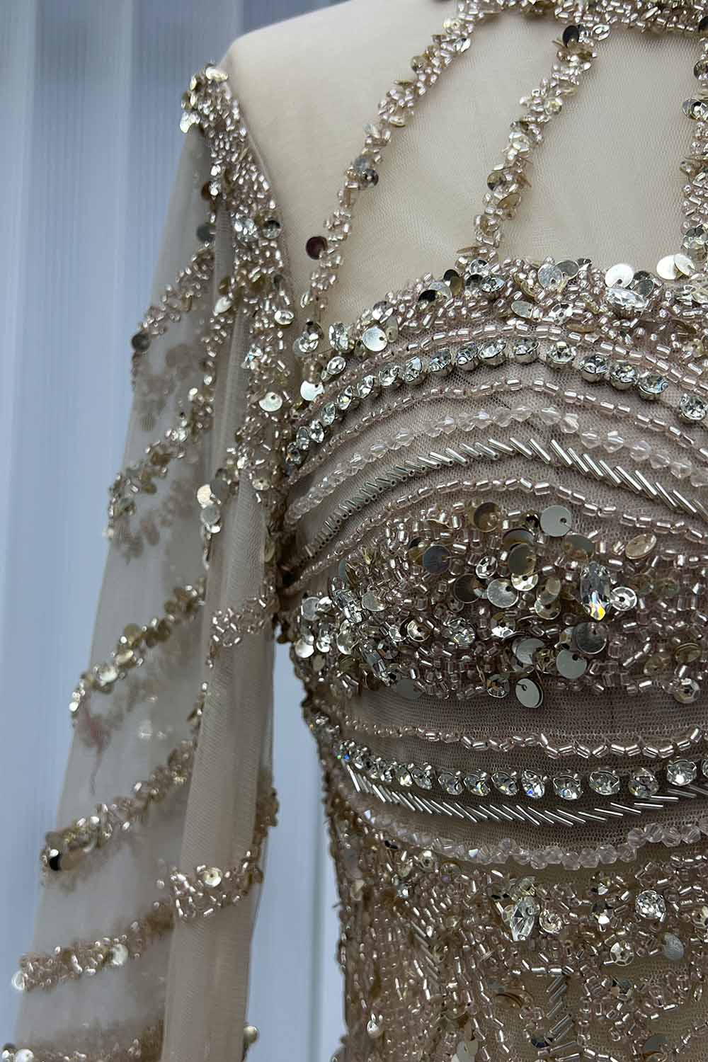 YQLNNE 0179 Pink Long Sleeves Feathers Evening Dress With Handmade Crystals Beaded