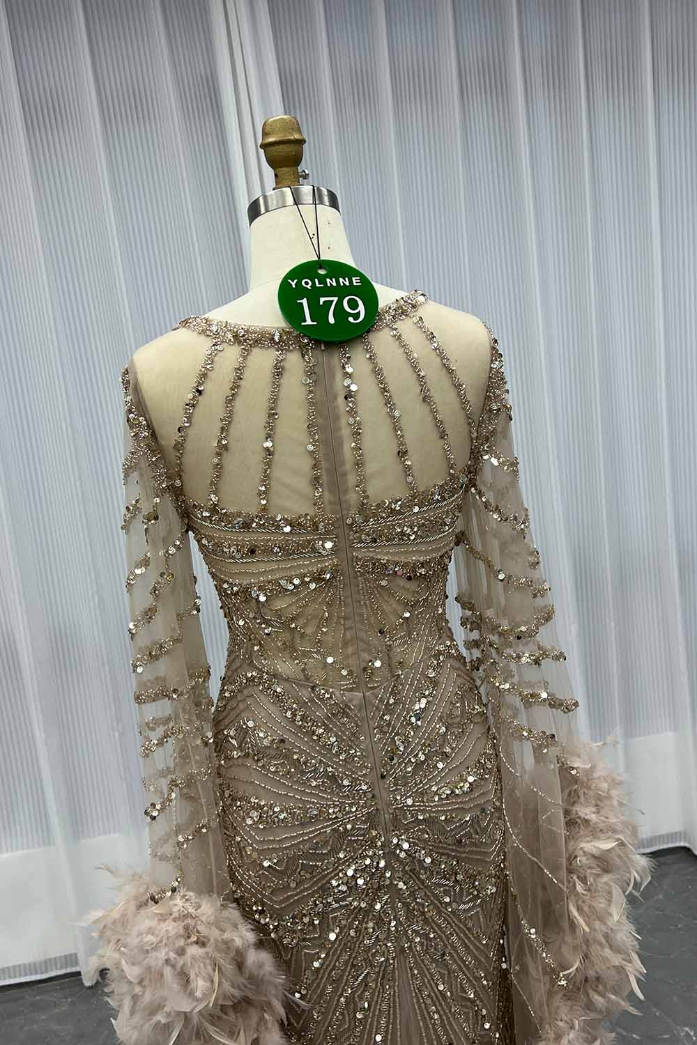 YQLNNE 0179 Pink Long Sleeves Feathers Evening Dress With Handmade Crystals Beaded