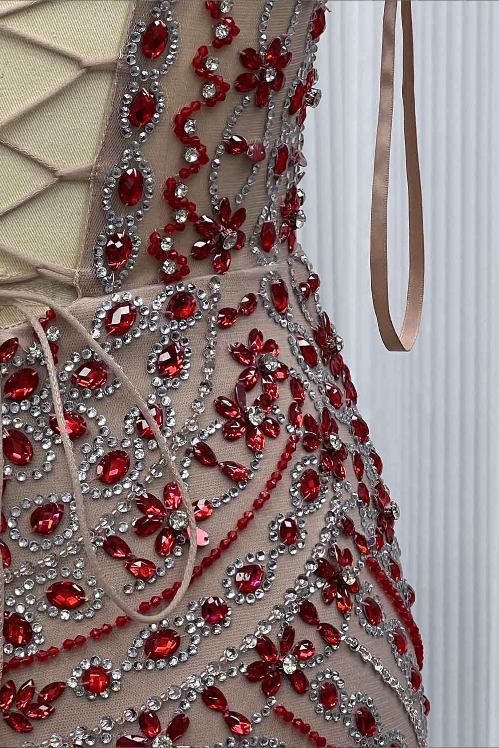 YQLNNE 0143 Red Crystals Beaded Evening Dress Halter Lace-up Back