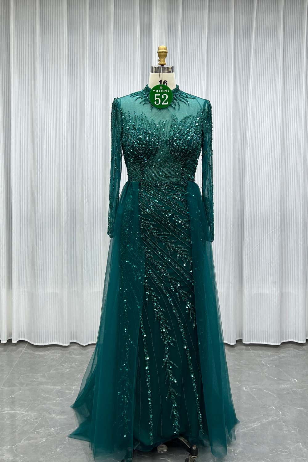 YQLNNE 052 Modest Dark Green Full Sleeves Evening Dress Handmade Beaded With Removable Train