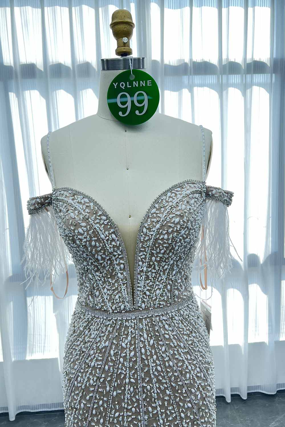 YQLNNE 099 White Feathers Evening Dress Handmade Crystals Beaded Bridal Gown