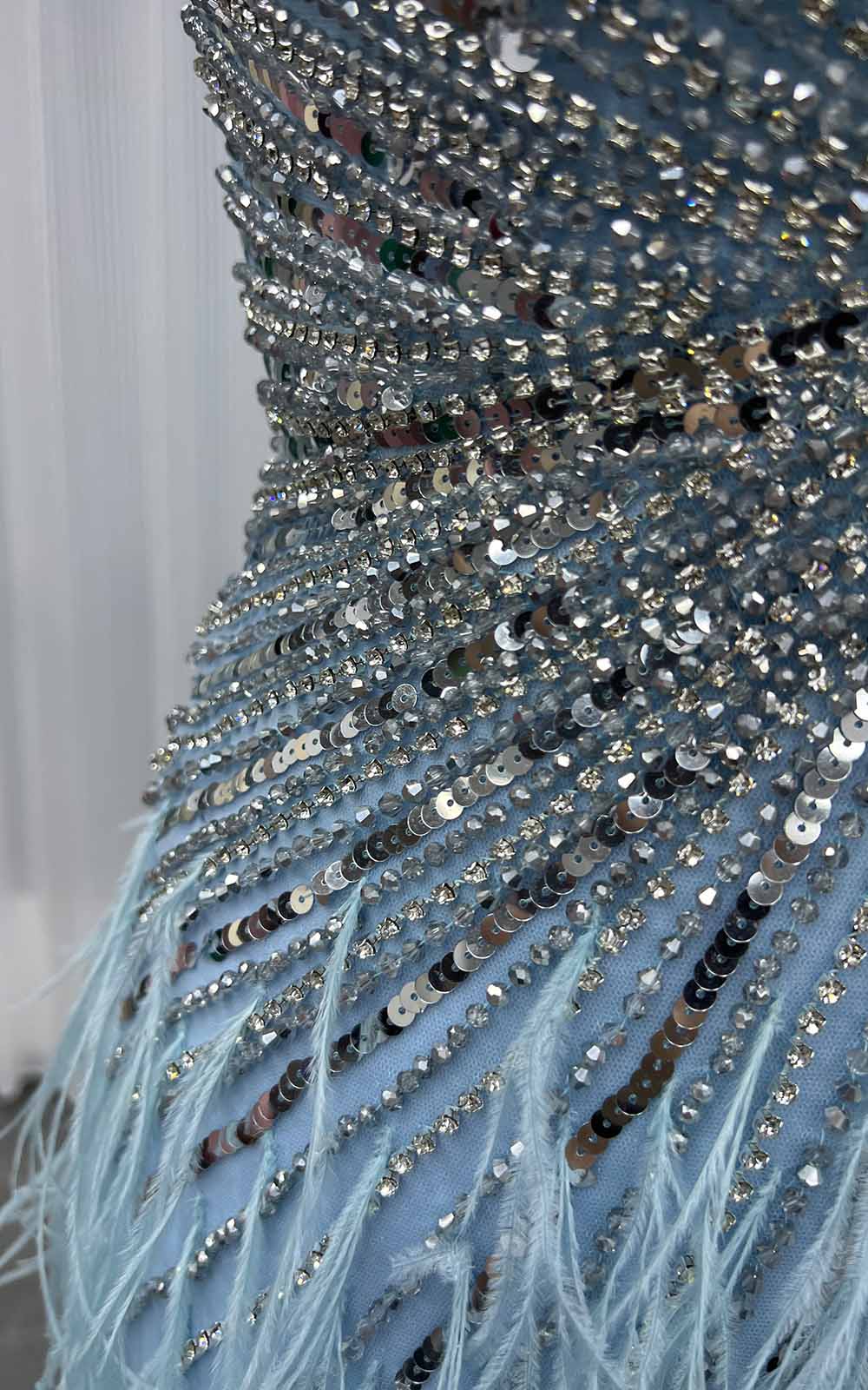YQLNNE 0129 Silver Feathers Short Evening Dress Crystals Beaded Party Gown