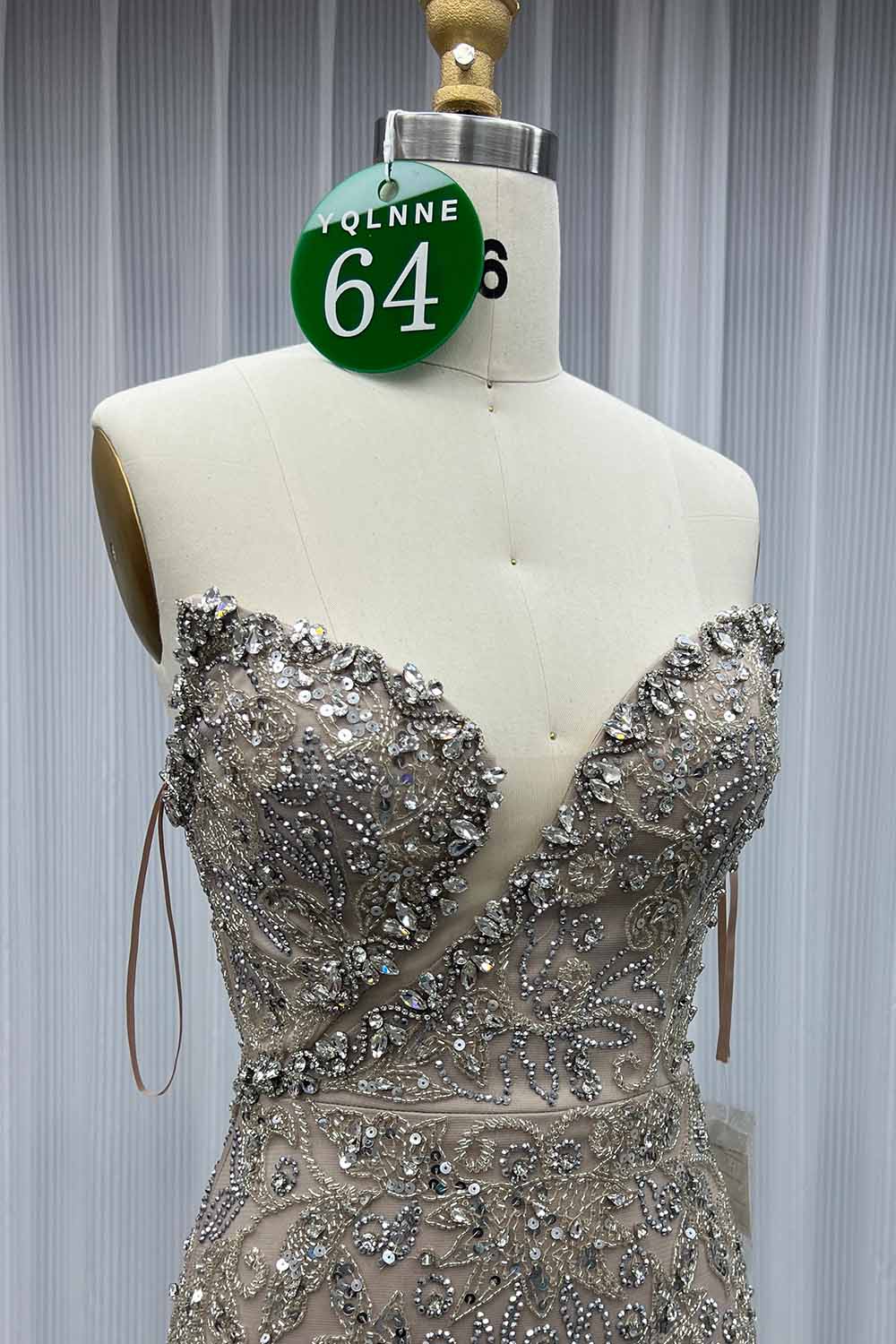 YQLNNE 064 Luxury Silver Nude Crystals Evening Dresses Long Mermaid Slit Tulle Beaded Formal Women Wedding Party Gown