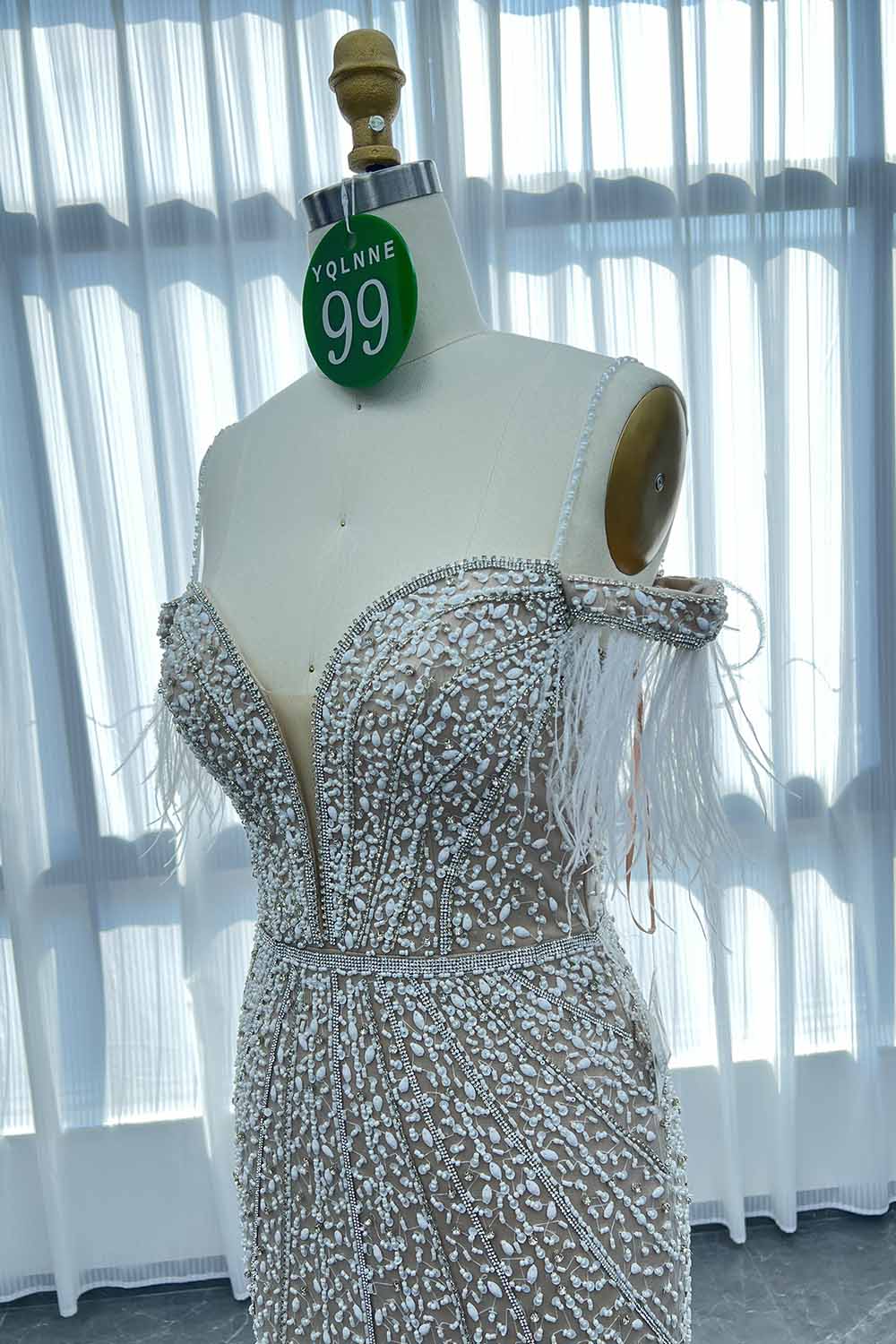 YQLNNE 099 White Feathers Evening Dress Handmade Crystals Beaded Bridal Gown