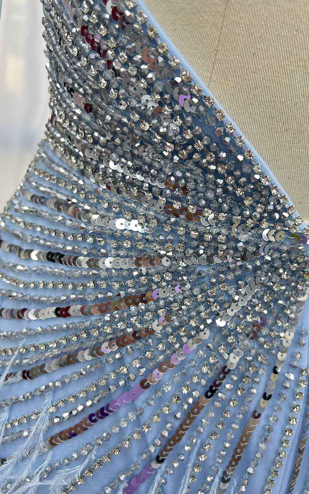 YQLNNE 031 Sky Blue Feathers Crystals Evening Dress Halter