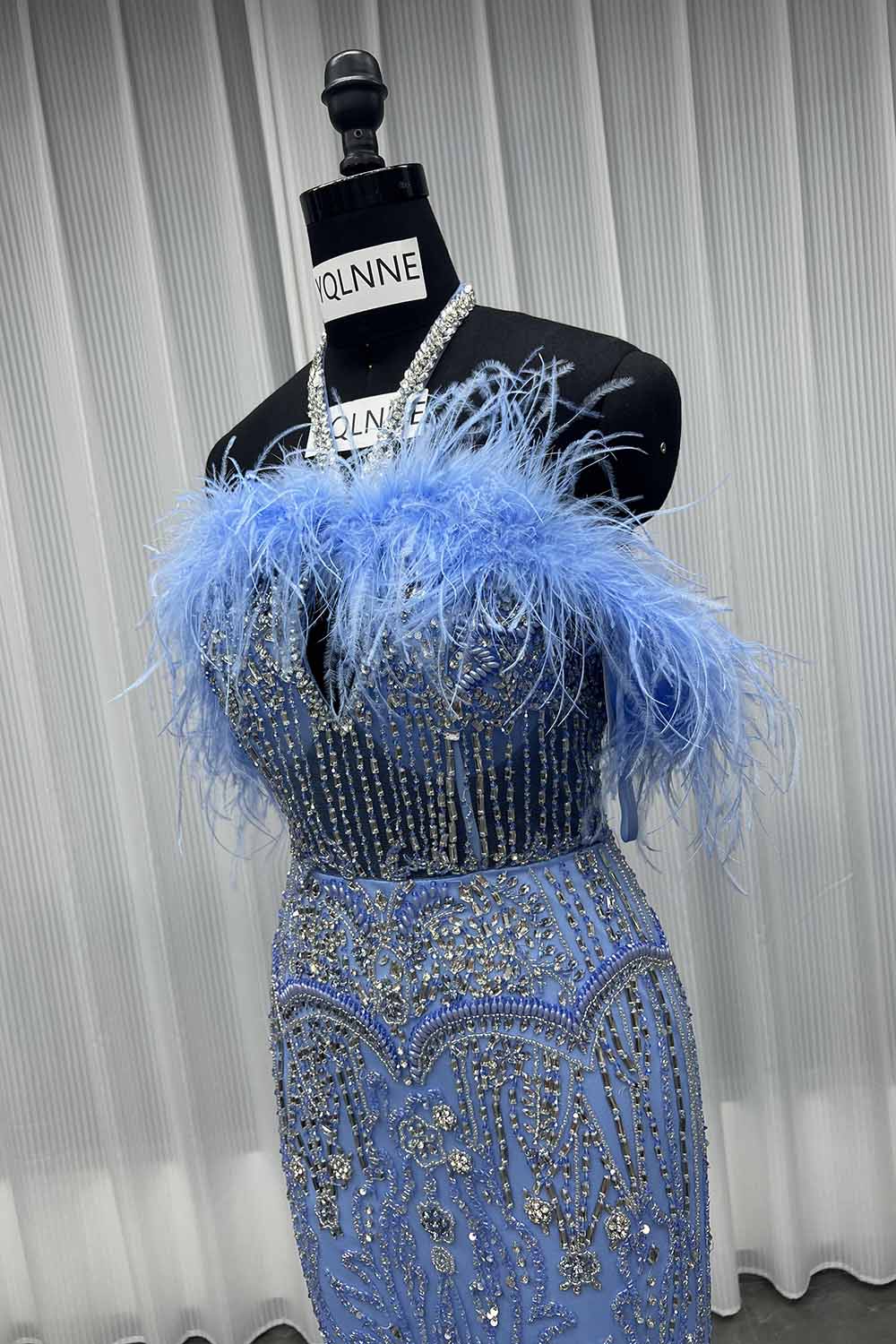 YQLNNE 044 Luxury Nude Feathers Crystals Evening Dress Long Mermaid Pageant Party Gown
