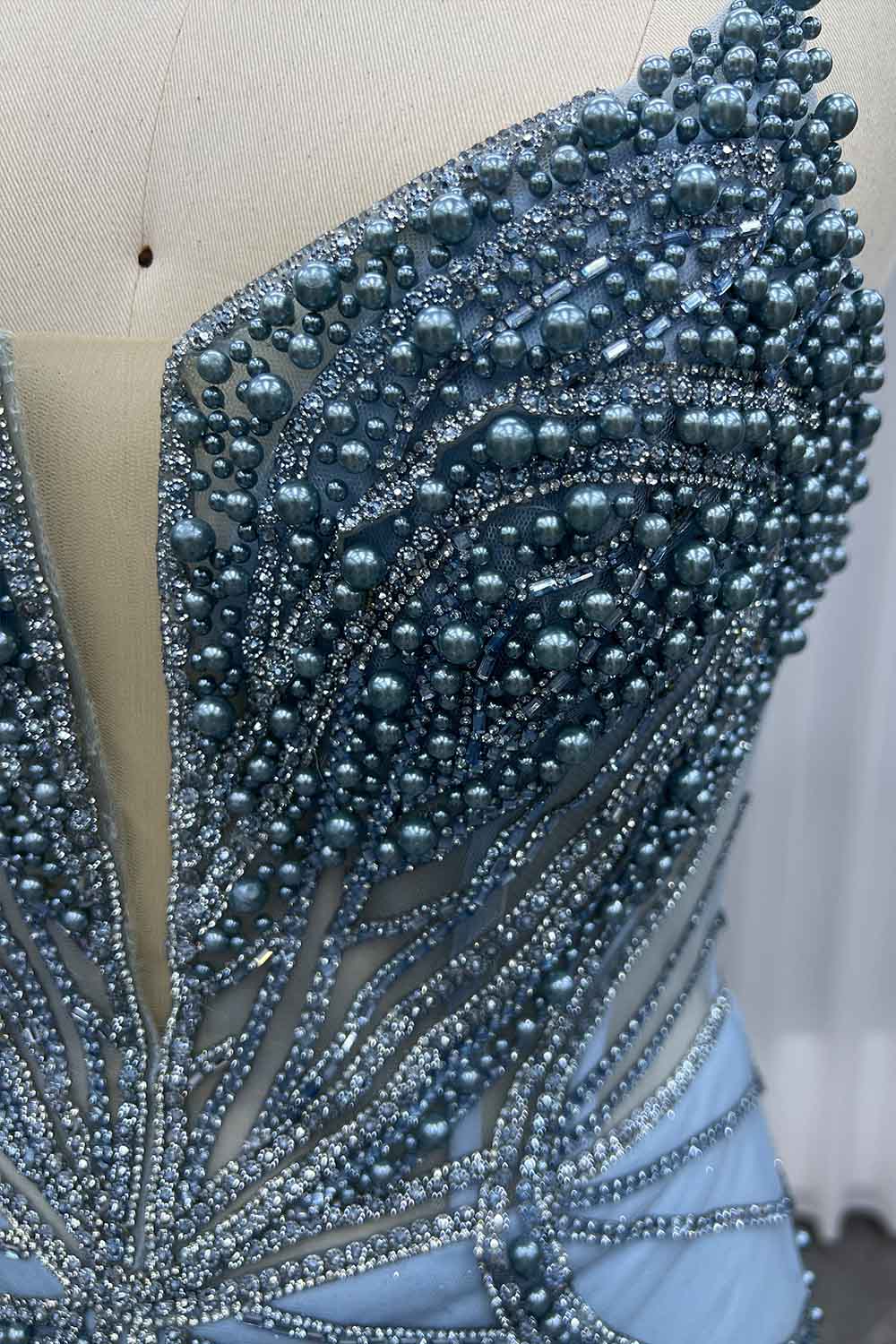 YQLNNE 0103 Blue Strapless Crystals Pearls Prom Dress Long Party Gown