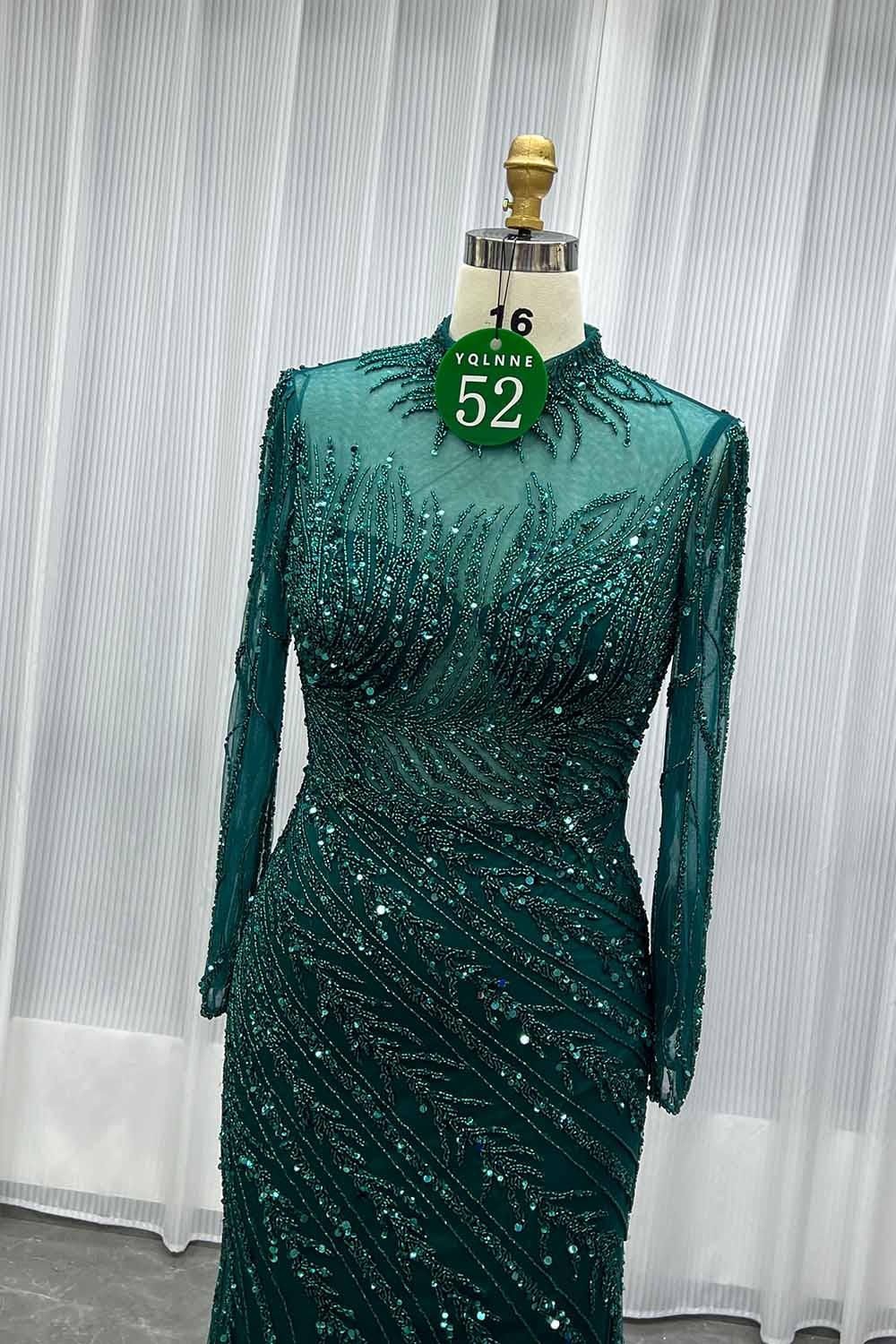 YQLNNE 052 Modest Dark Green Full Sleeves Evening Dress Handmade Beaded With Removable Train