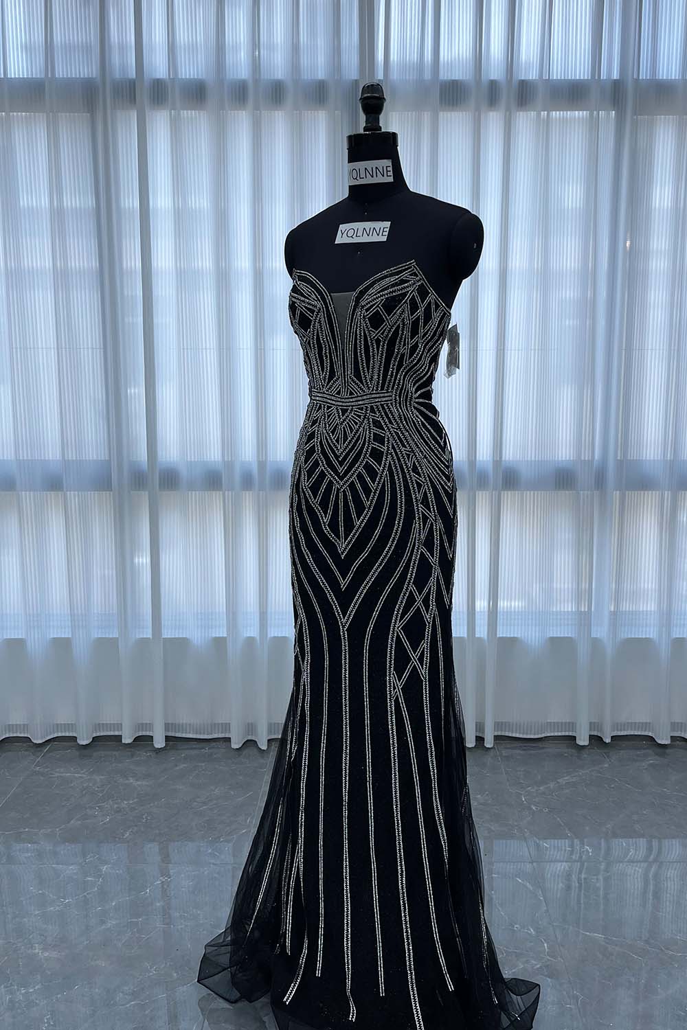 YQLNNE 0130 Black Strapless Crystal Evening Dress Long Mermaid Party Dress Lace-up Back