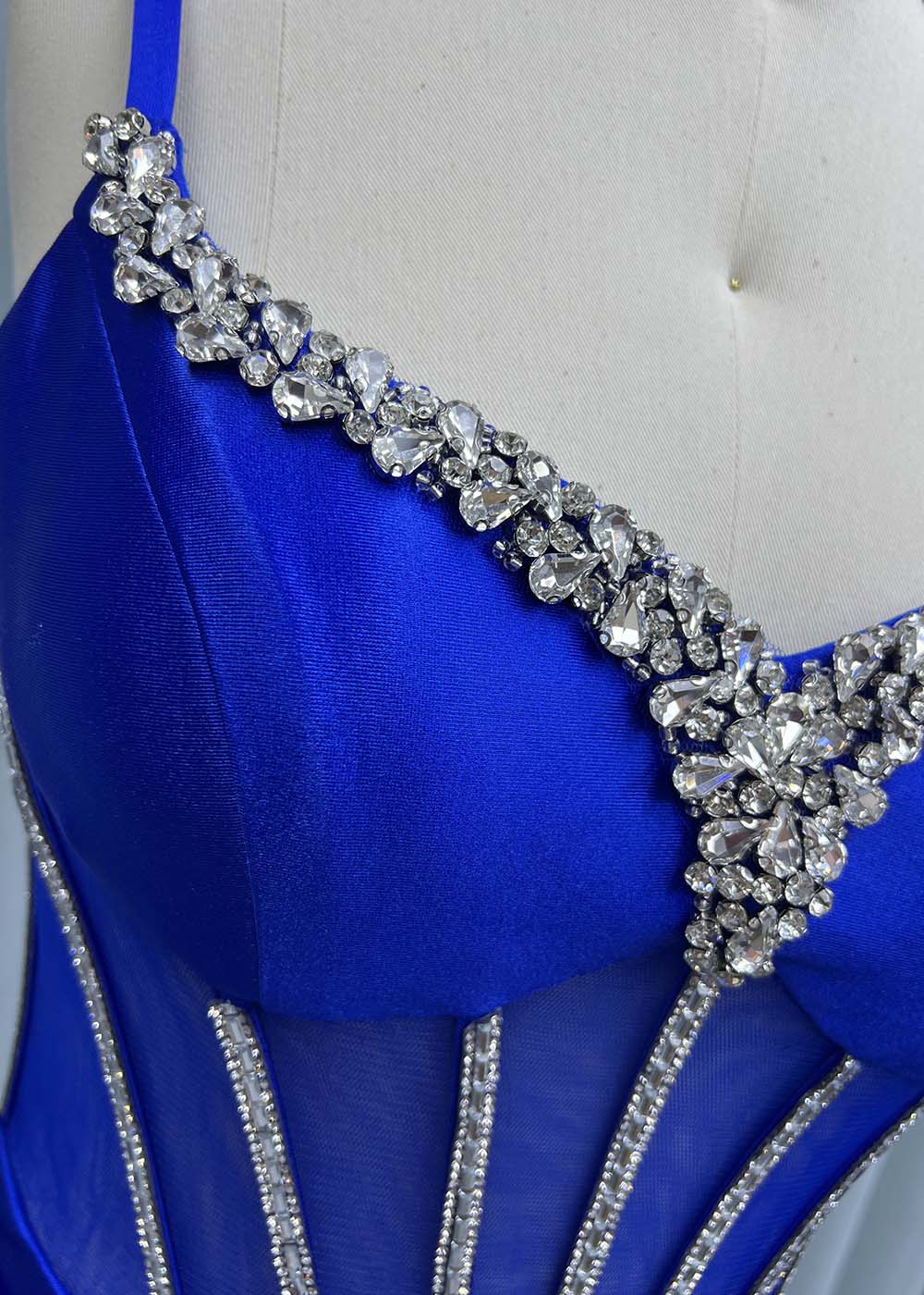 YQLNNE Royal Blue Rhinestones Long Slit Prom Dresses Satin Mermaid Beaded Formal Evening Party Gown