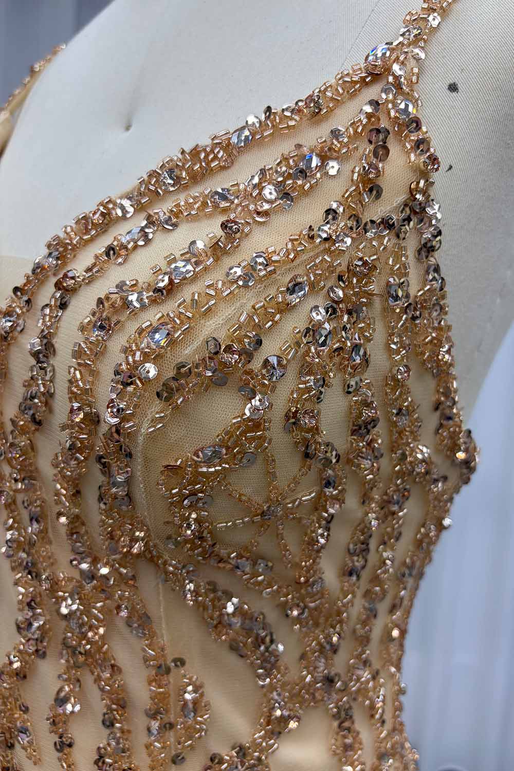 YQLNNE YQ3002 Pink Short Feathers Evening Dress With Handmade Crystals Beaded