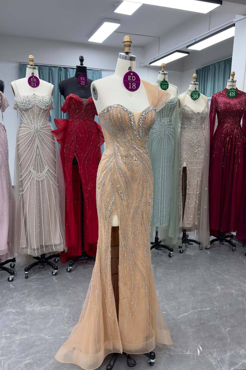 YQLNNE ED18 Gold One Shoulder Crystals Evening Dress Pageant Gown With Slit